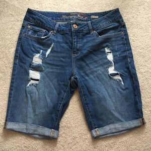 Bermuda jean shorts
